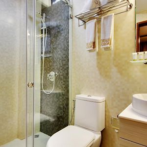 Super Deluxe Room Balcony & Ocean View Return Airport Transfer on Food & Beverage Spa